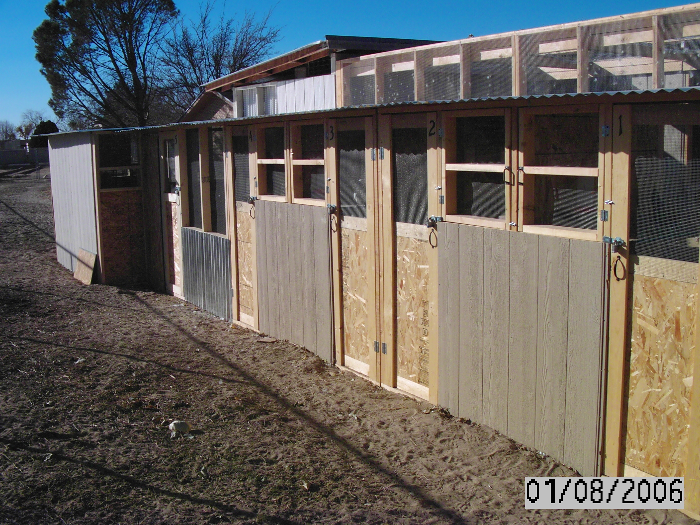 Individual breeding pens