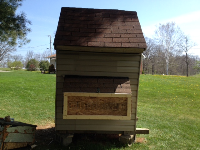 Insulated nesting box is completed.  The eggs still freeze. We have been having single digit temps in PA at night.