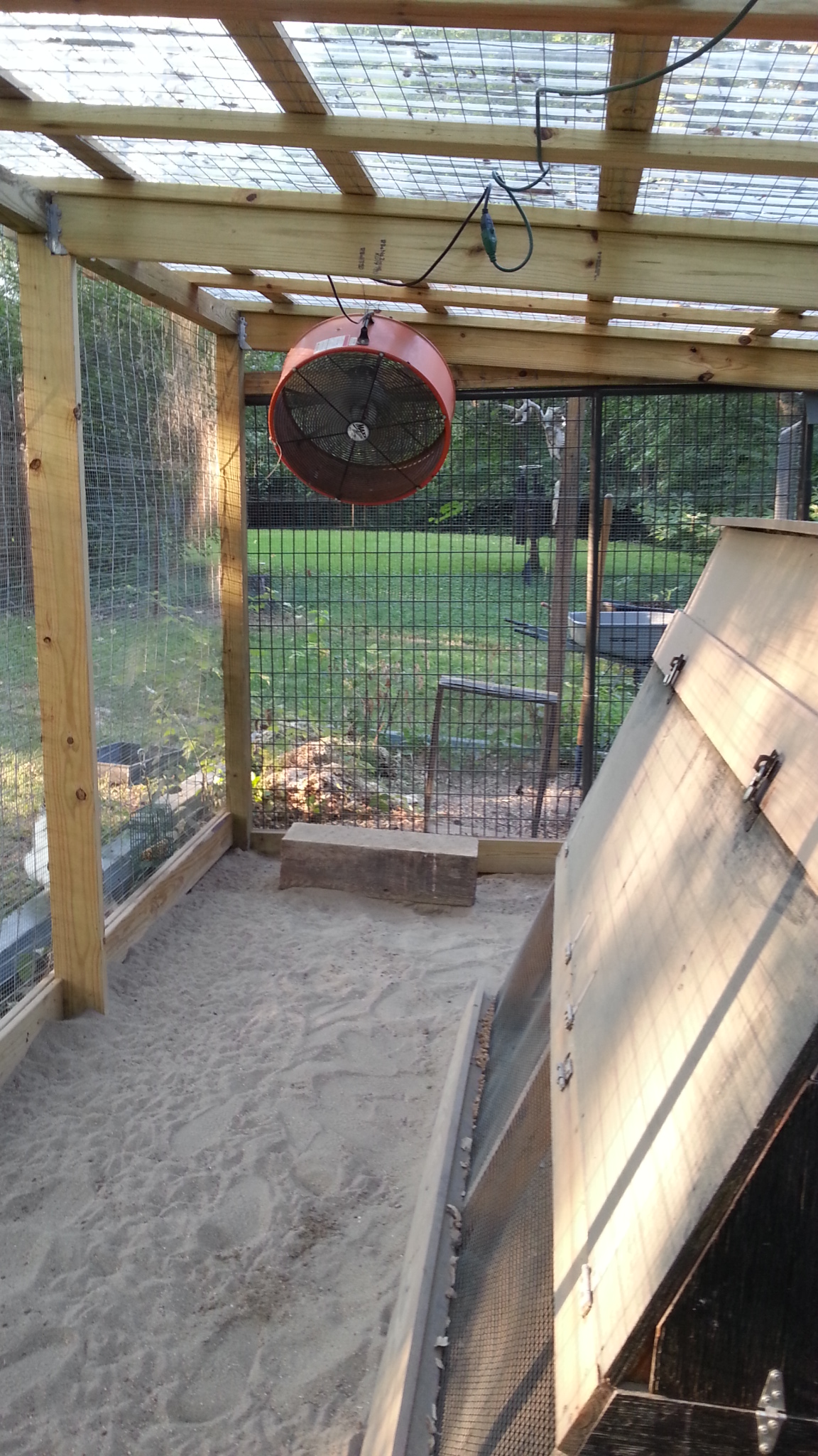 Magpie ill pale 9/10/13 enclosure