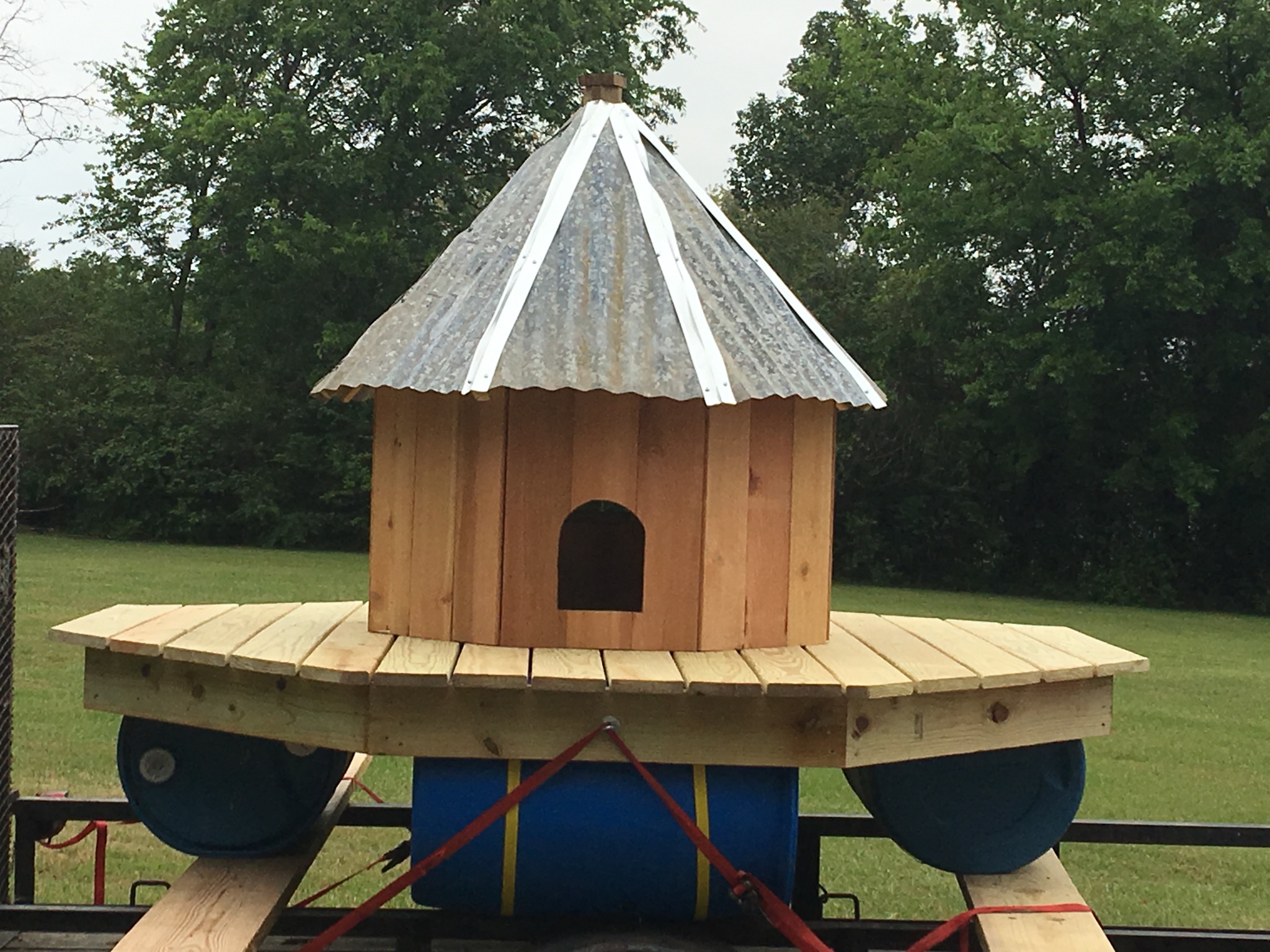 My new duck house. Almost finished.