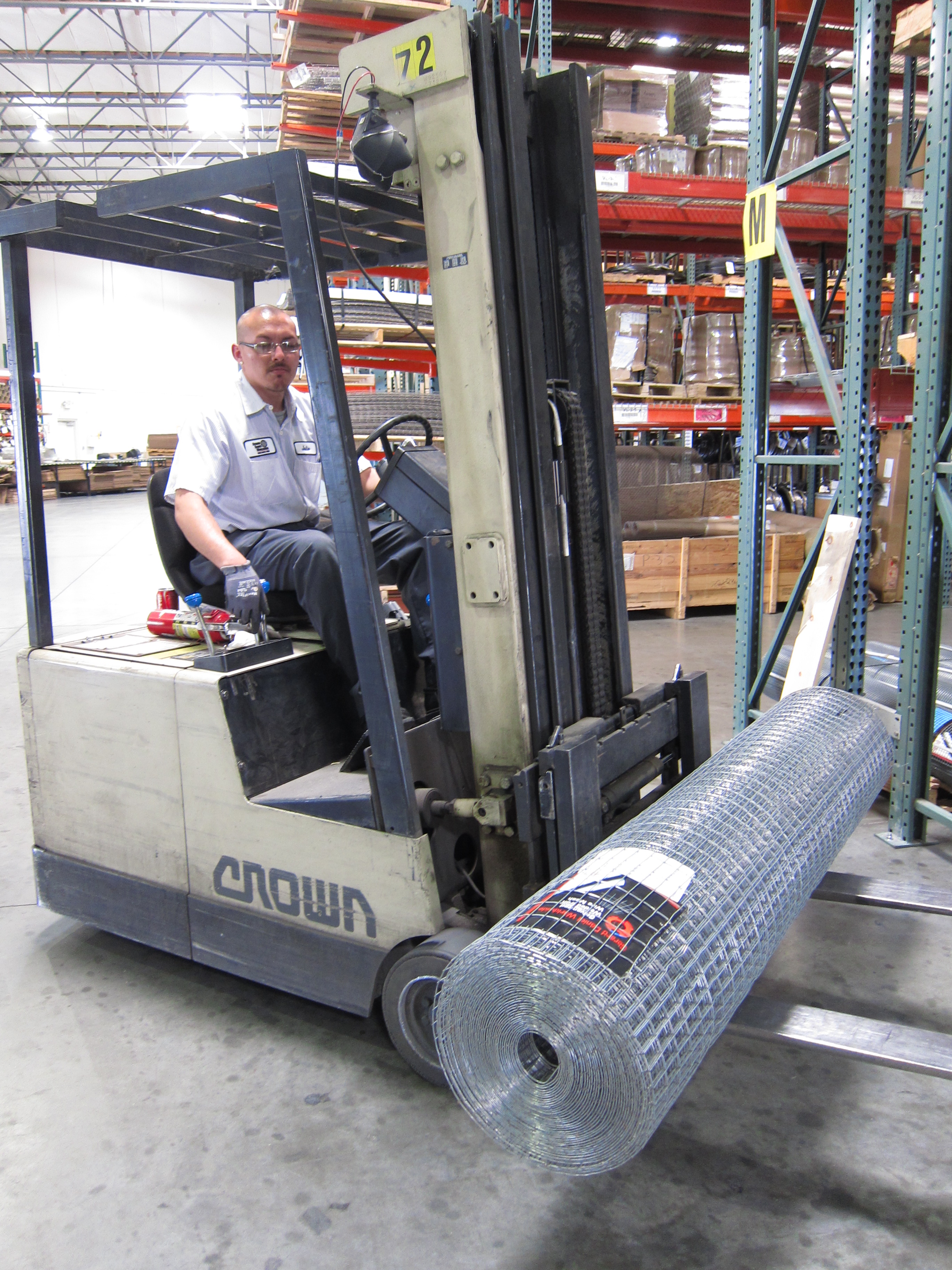 My roll of 14 gauge cage wire.  Jeez, it's huge! How am I going to get this thing home!  I drove so far.