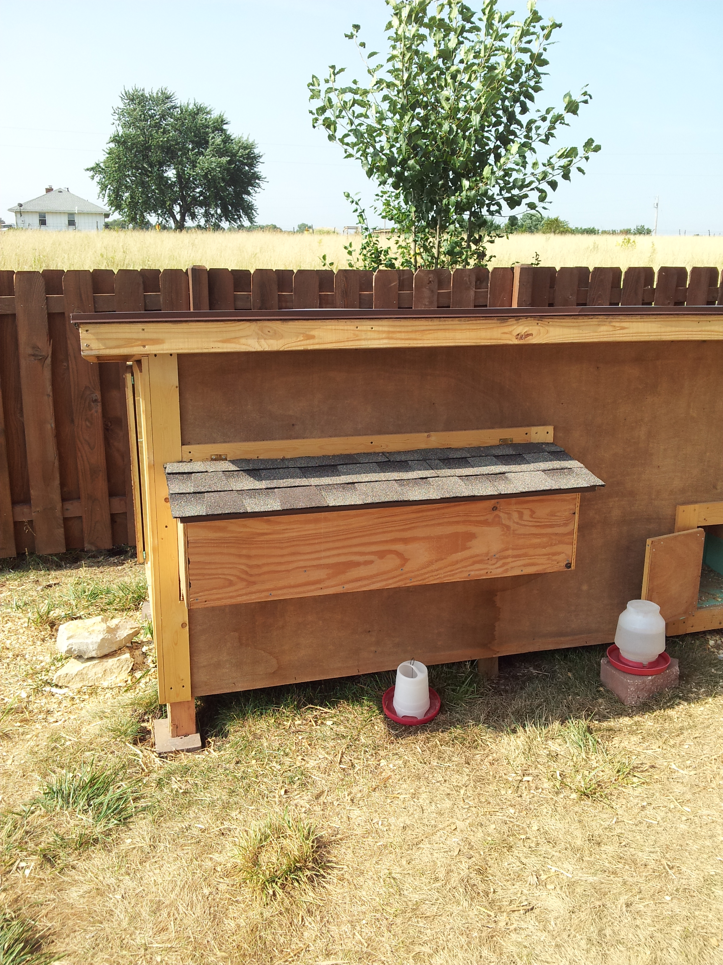 Nesting box lid shingled.