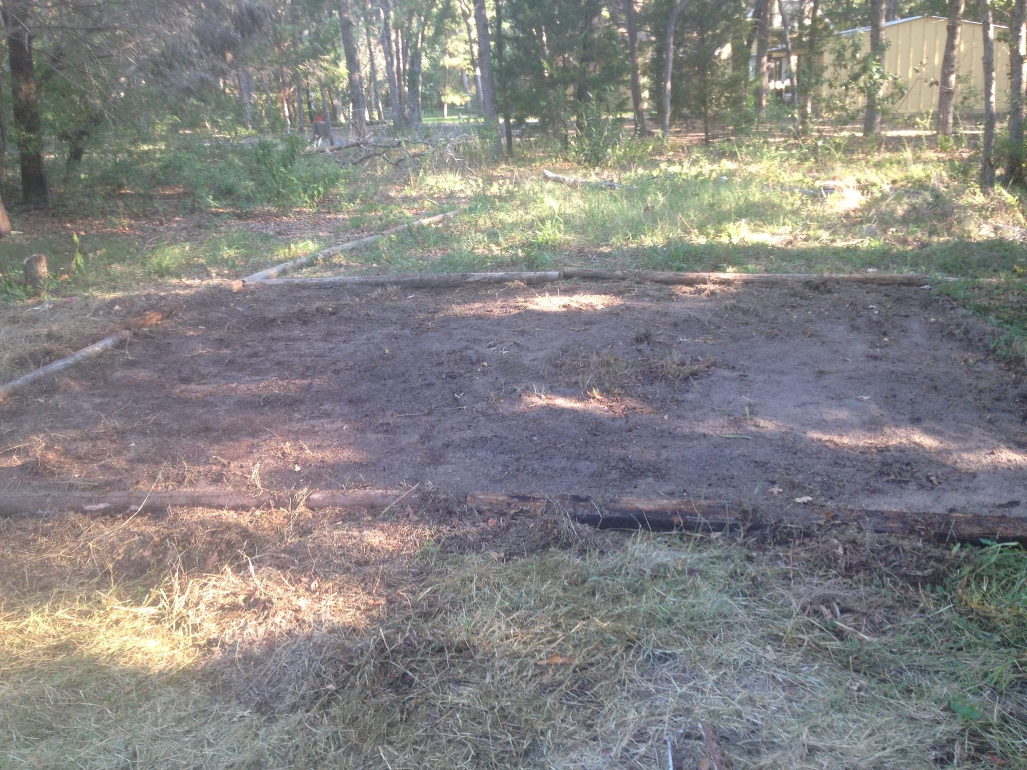 Other Side of the garden. There I will plant some pumpkins.
Still want expand the garden, but wait till next year.