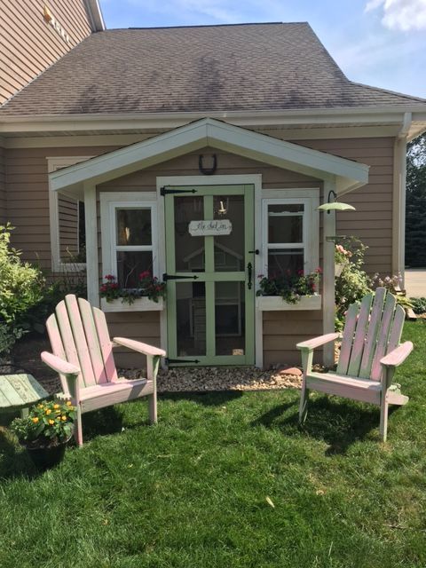 Outside of our "Chick Inn"