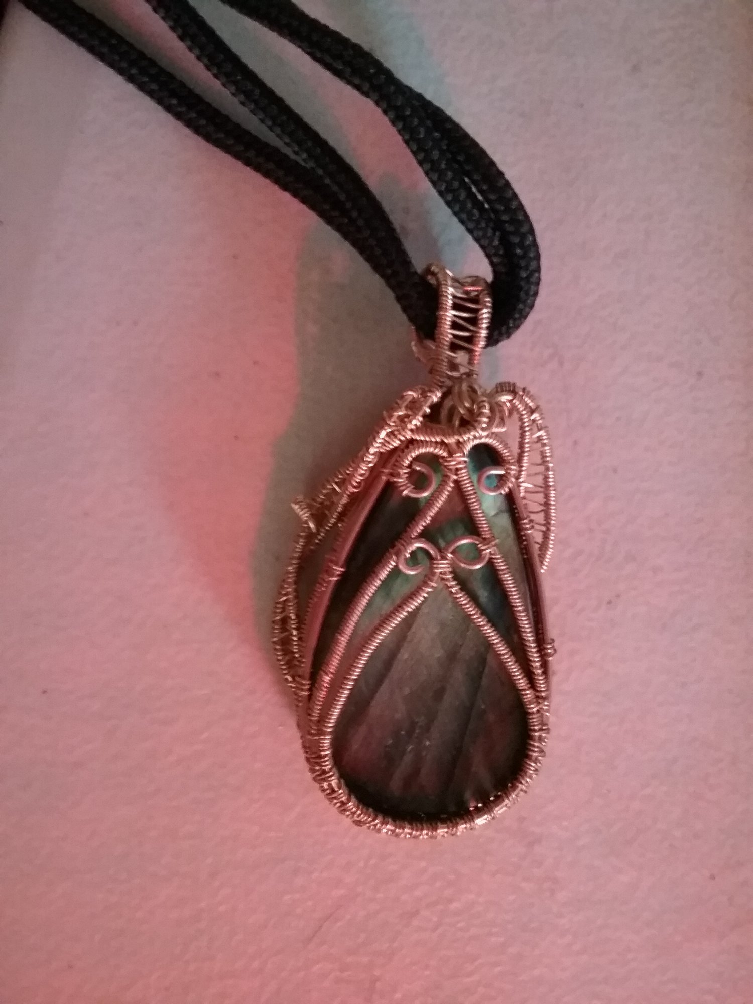 pendant back