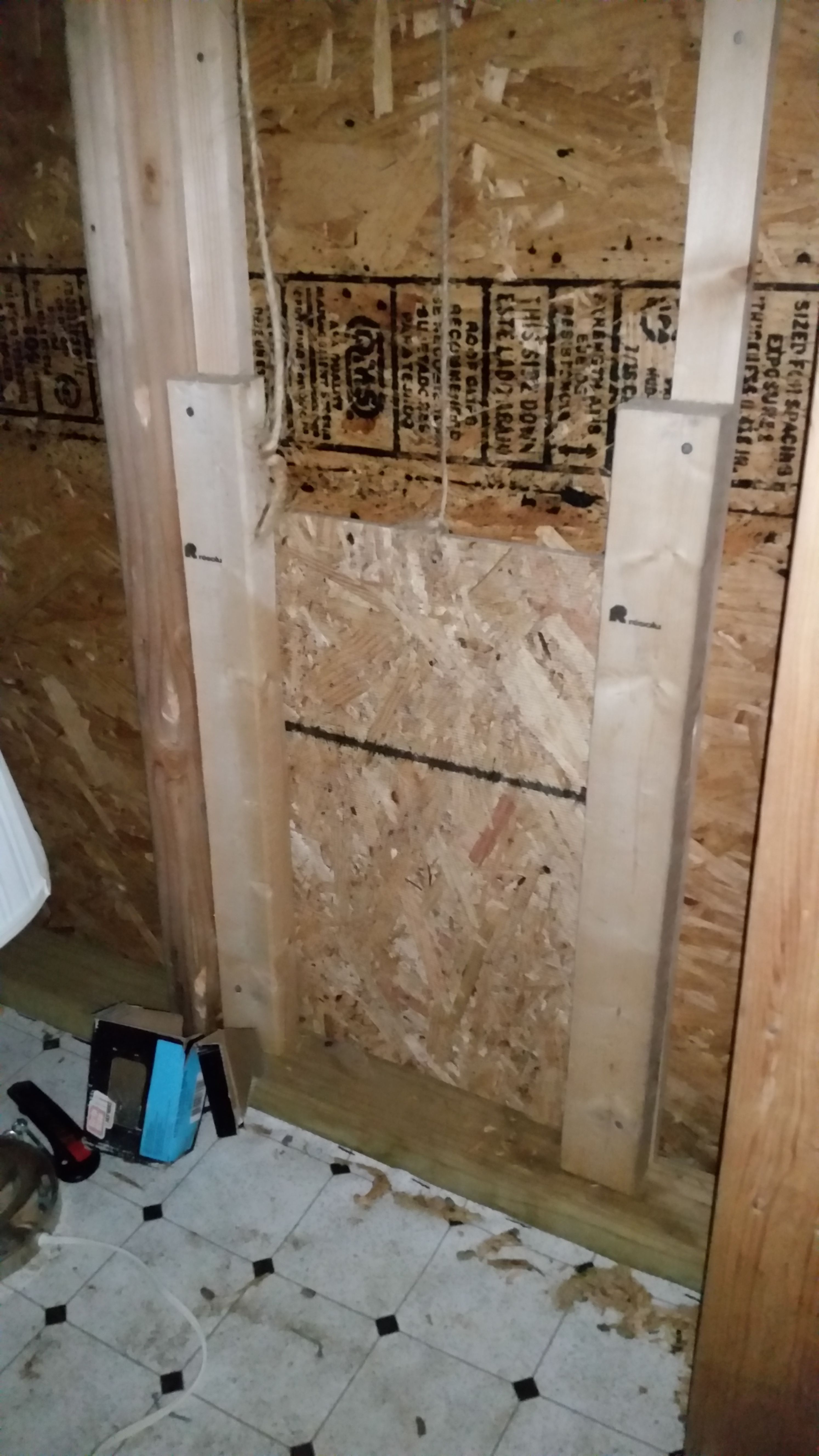 Pop door installed! This was a lot easier than I thought it would be, thanks to BYC!