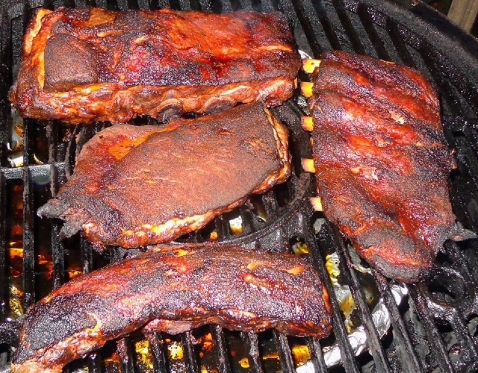 Ribs on the Akorn