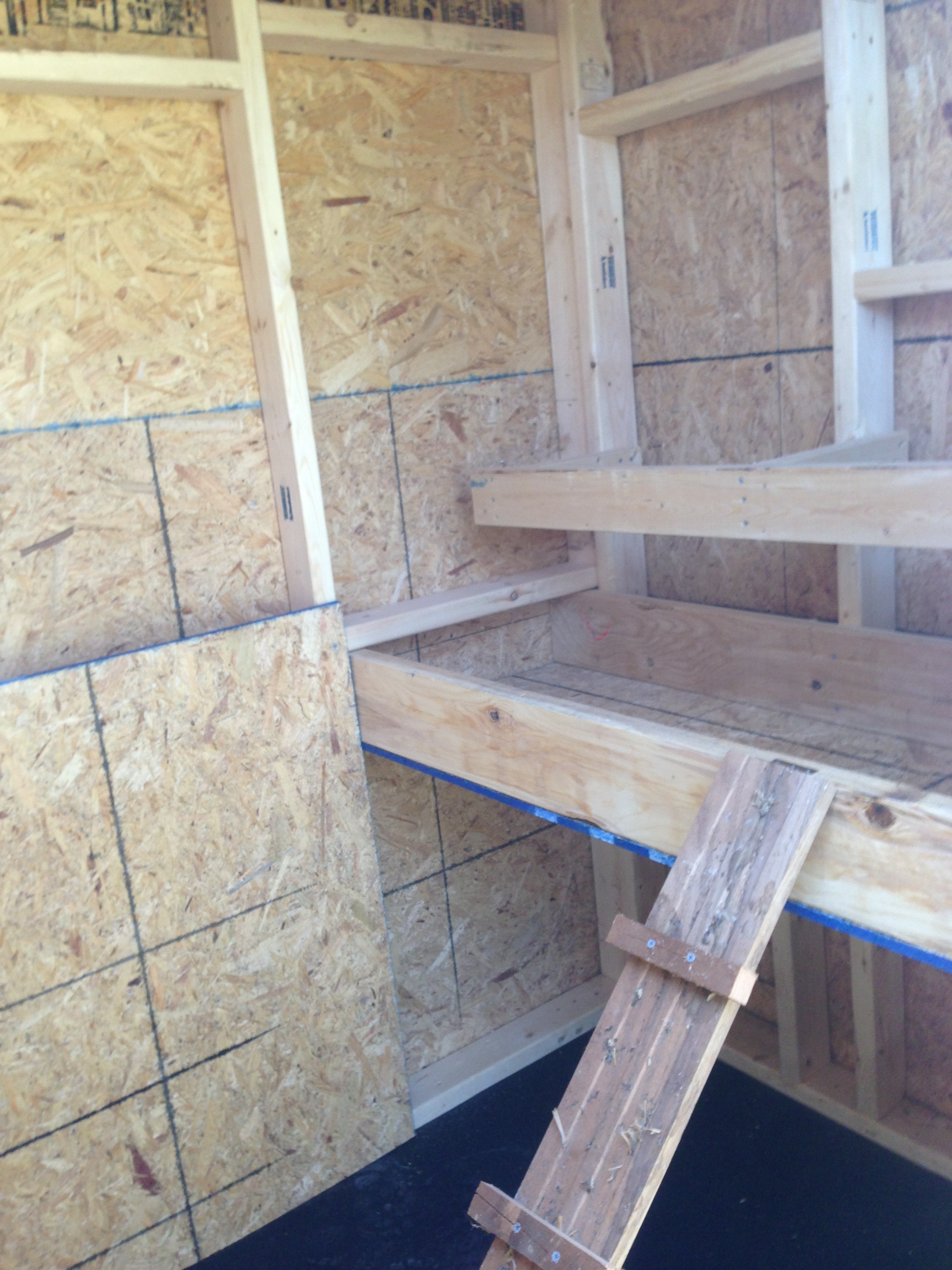 Roost and poop tray other side