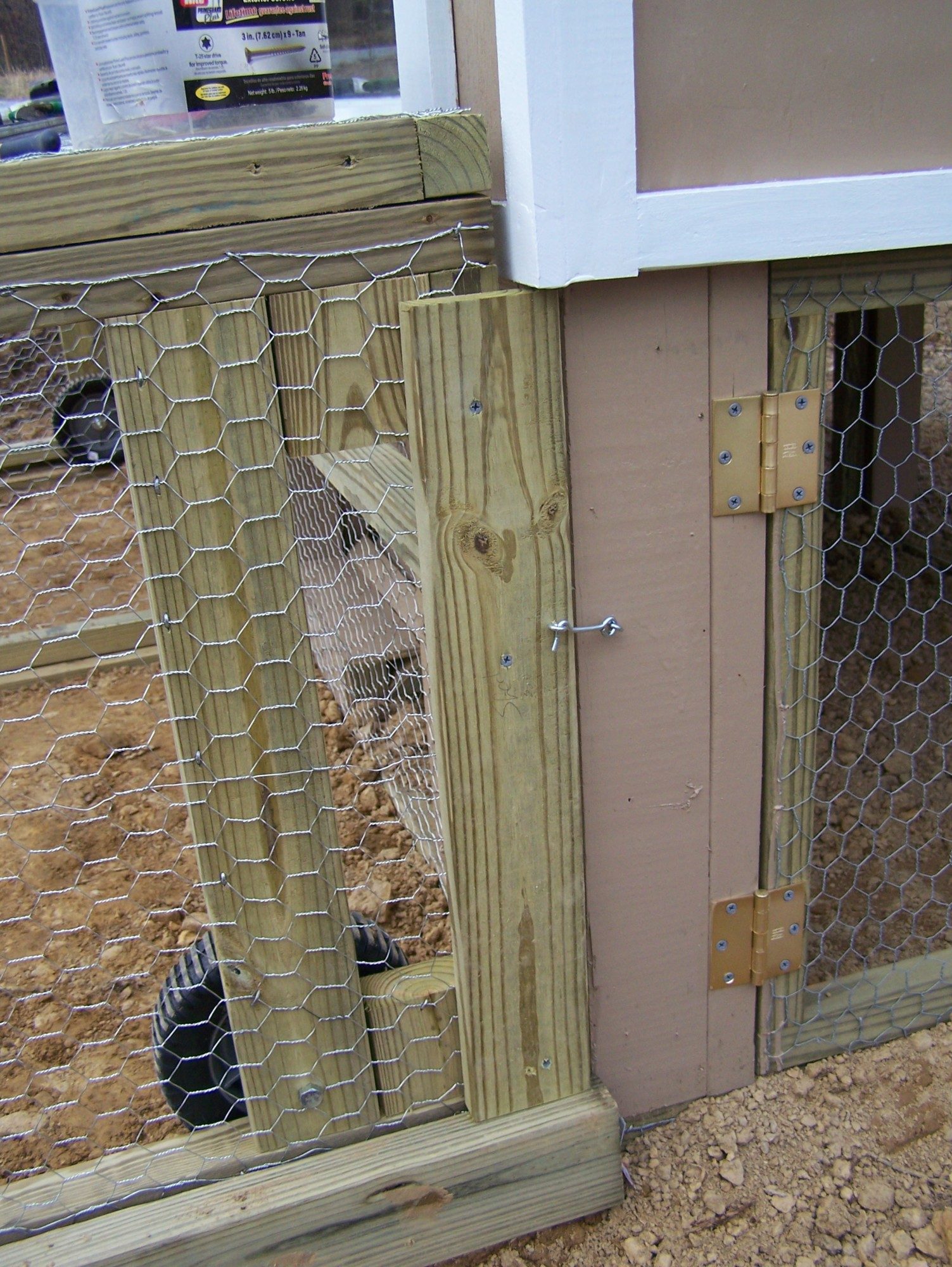 Run detatches to clean or move anywhere for garzing. Still need to add the flip down door.