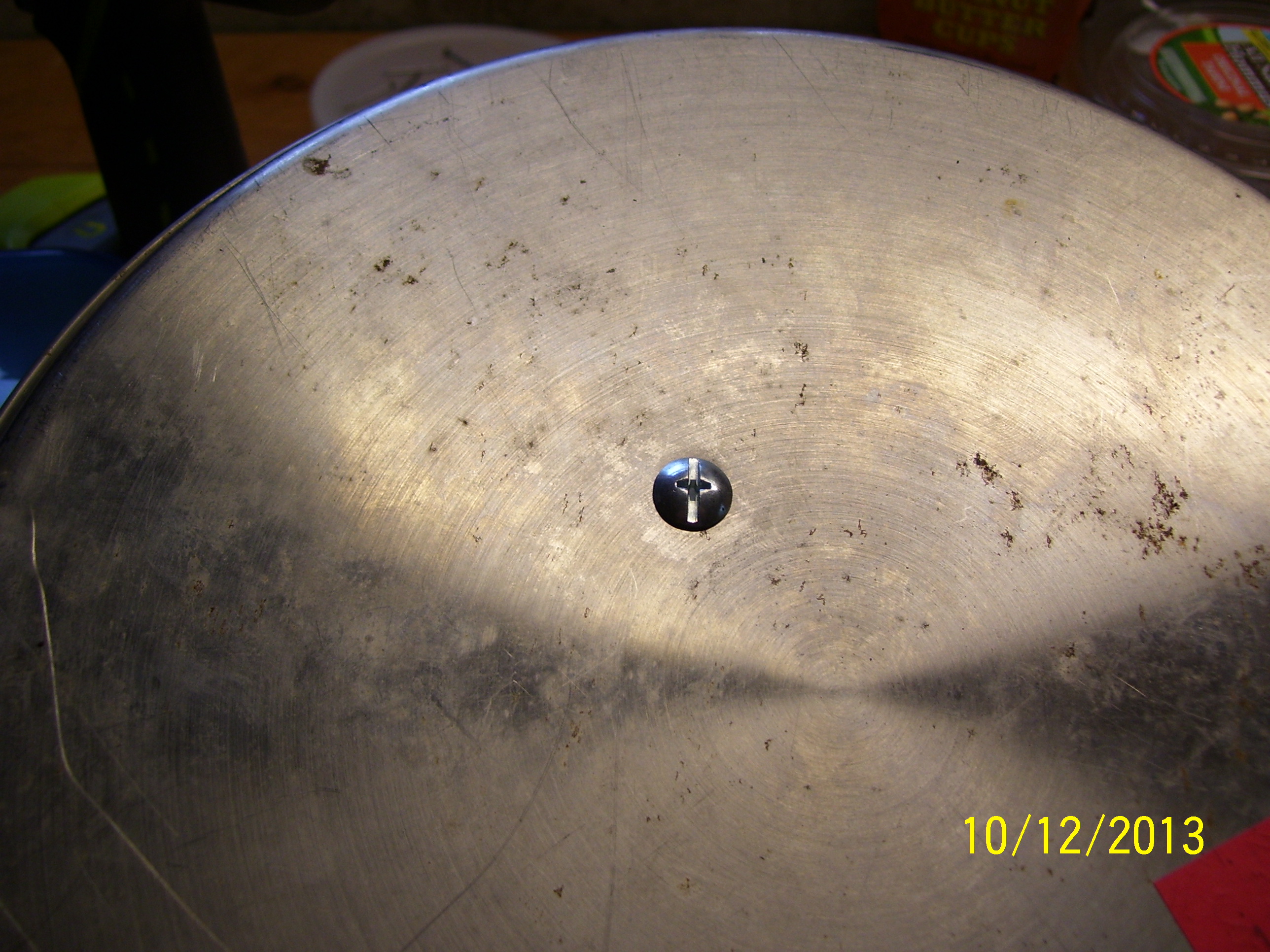 screw tray on bottom of coffee can