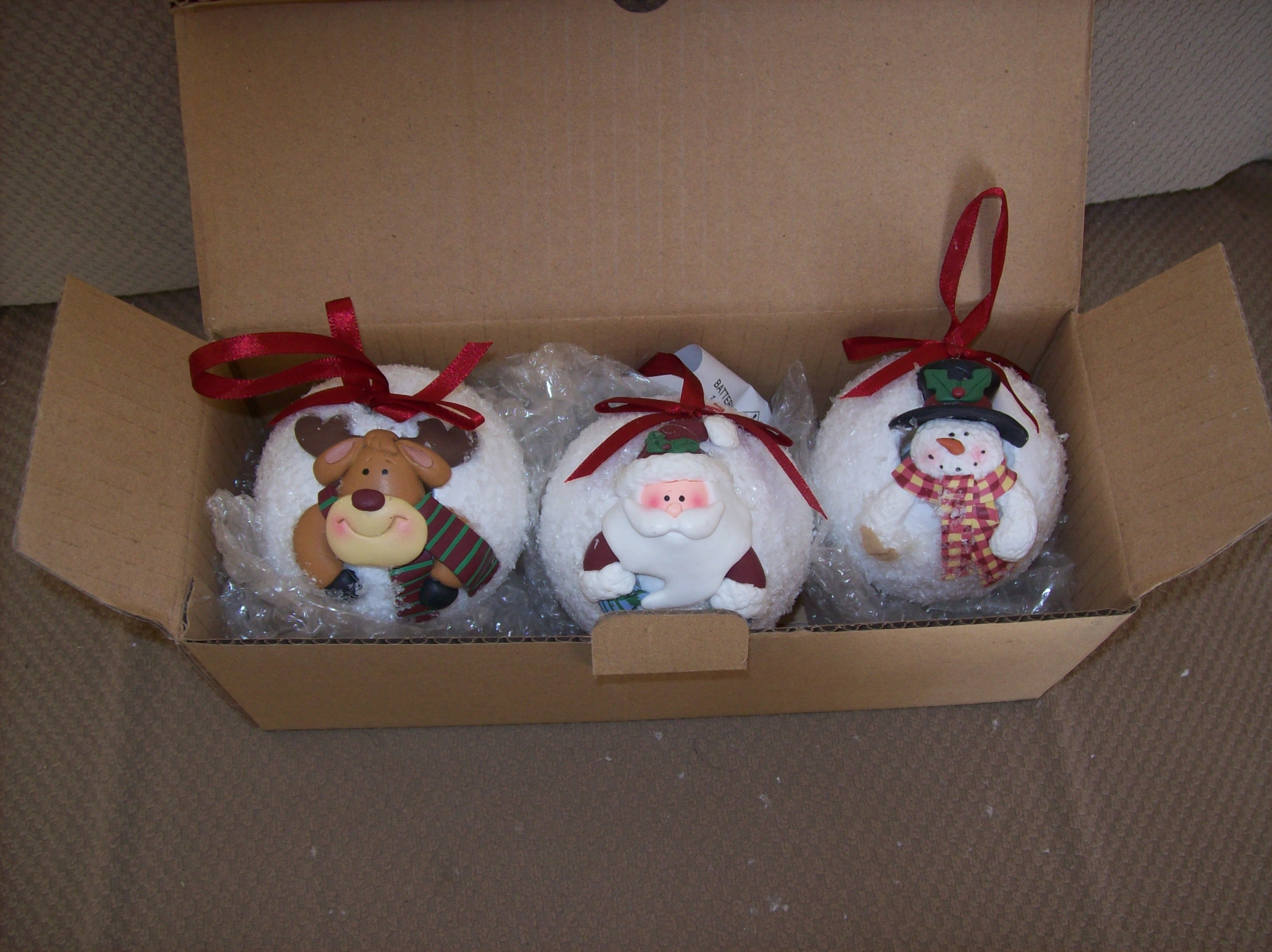 Set of 3 plastic Christmas Ornament with ligths
