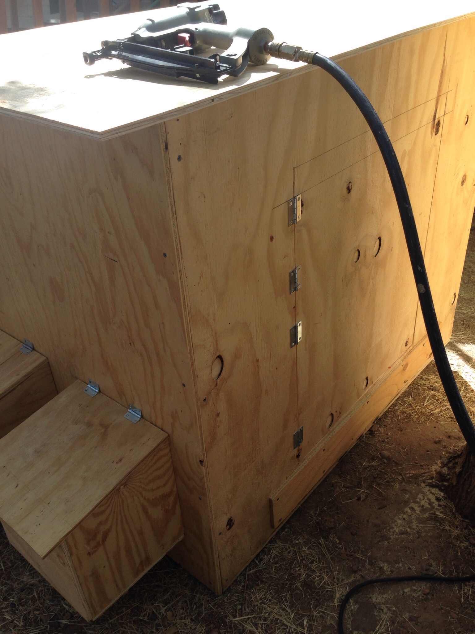 Side door for clean up and the ramp
