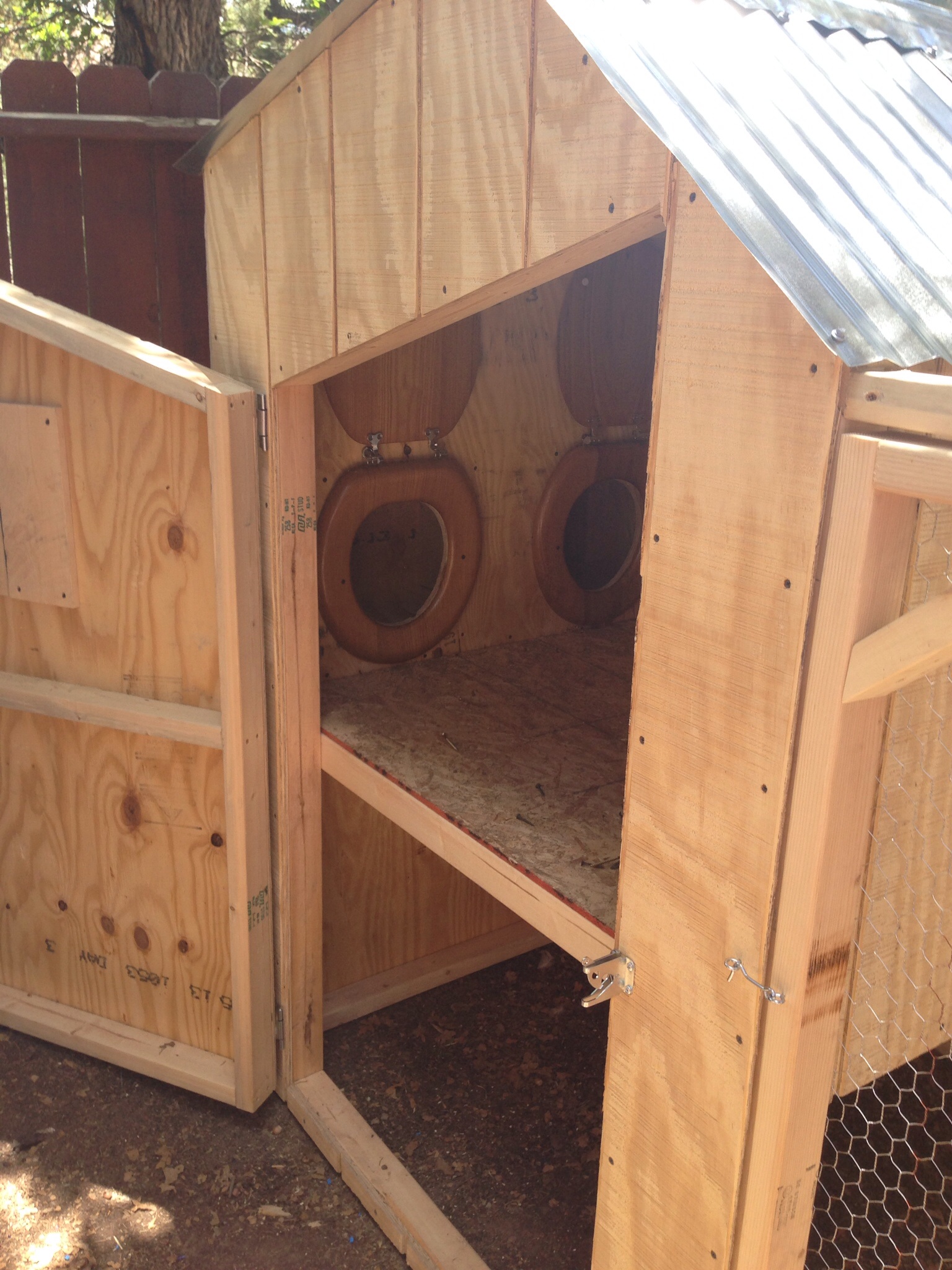 Side door to the hen house & run for easy clean up