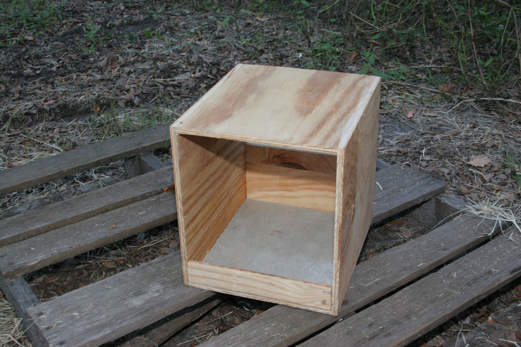 Single nest box