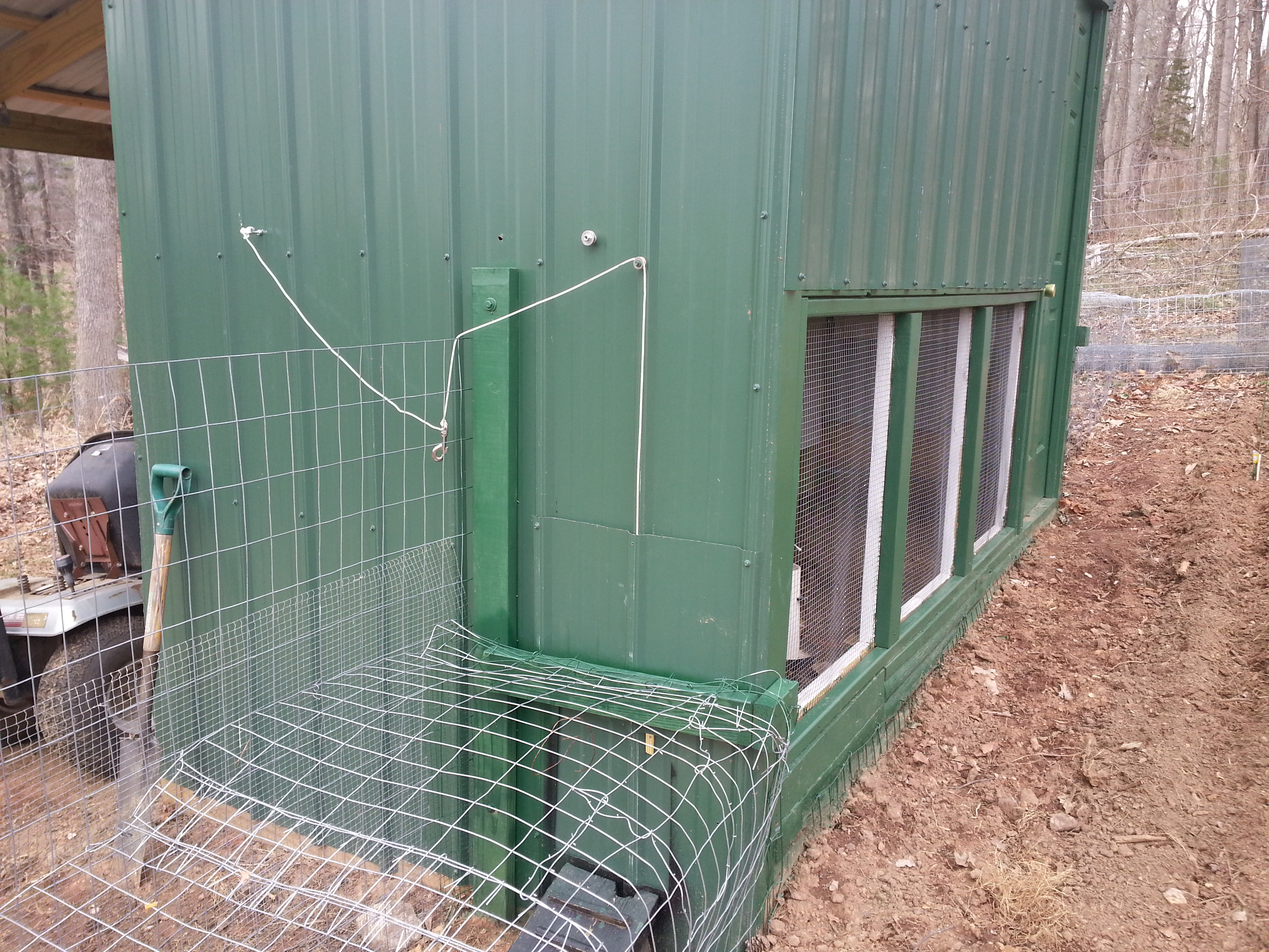 Sliding door on side of coop