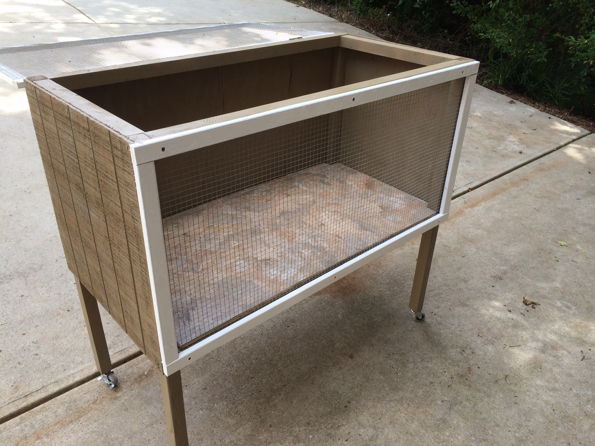 Stapled hardware cloth on framing made from 1x2's