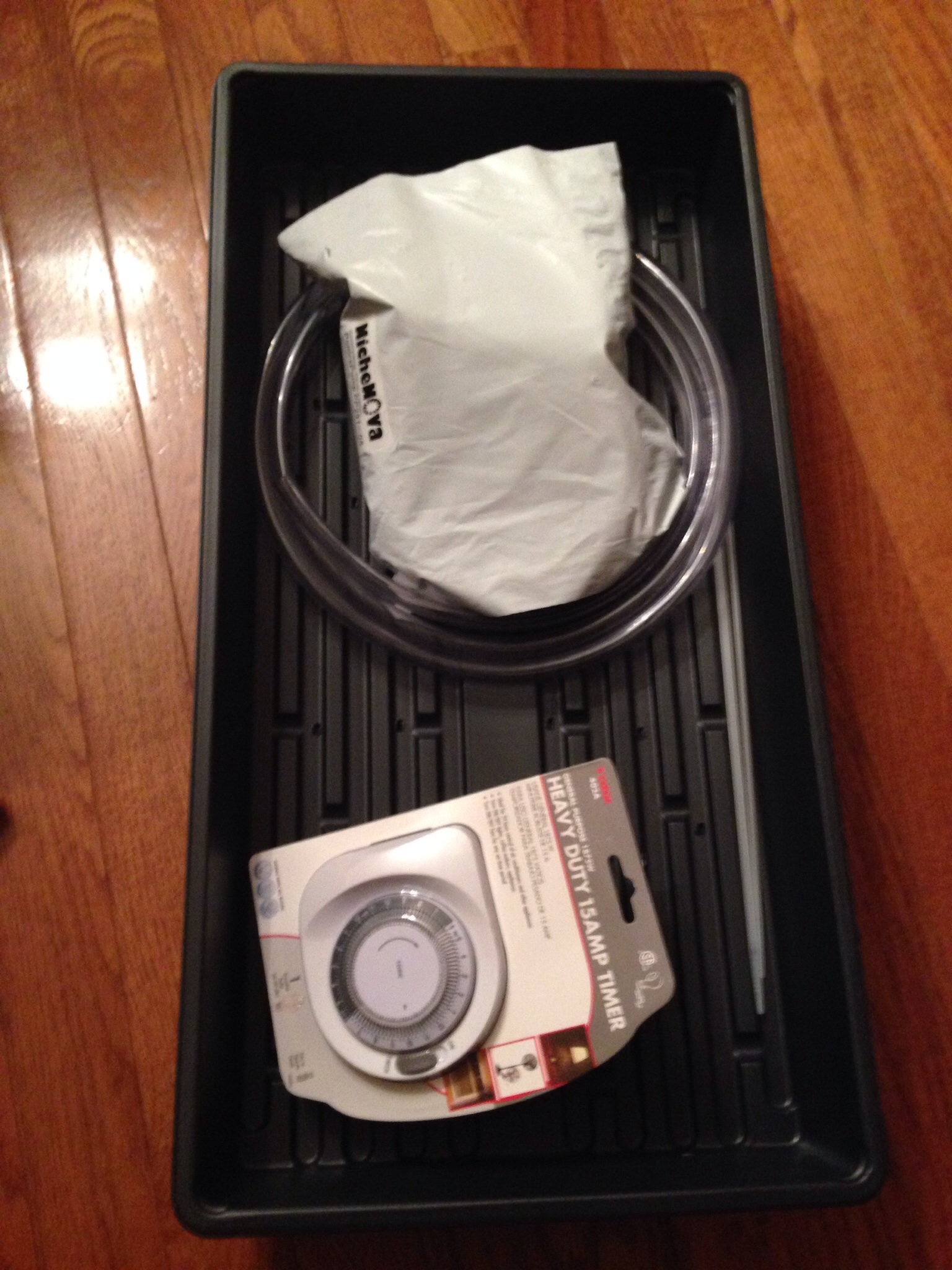 The aquaponic pump & 24-hour-timer