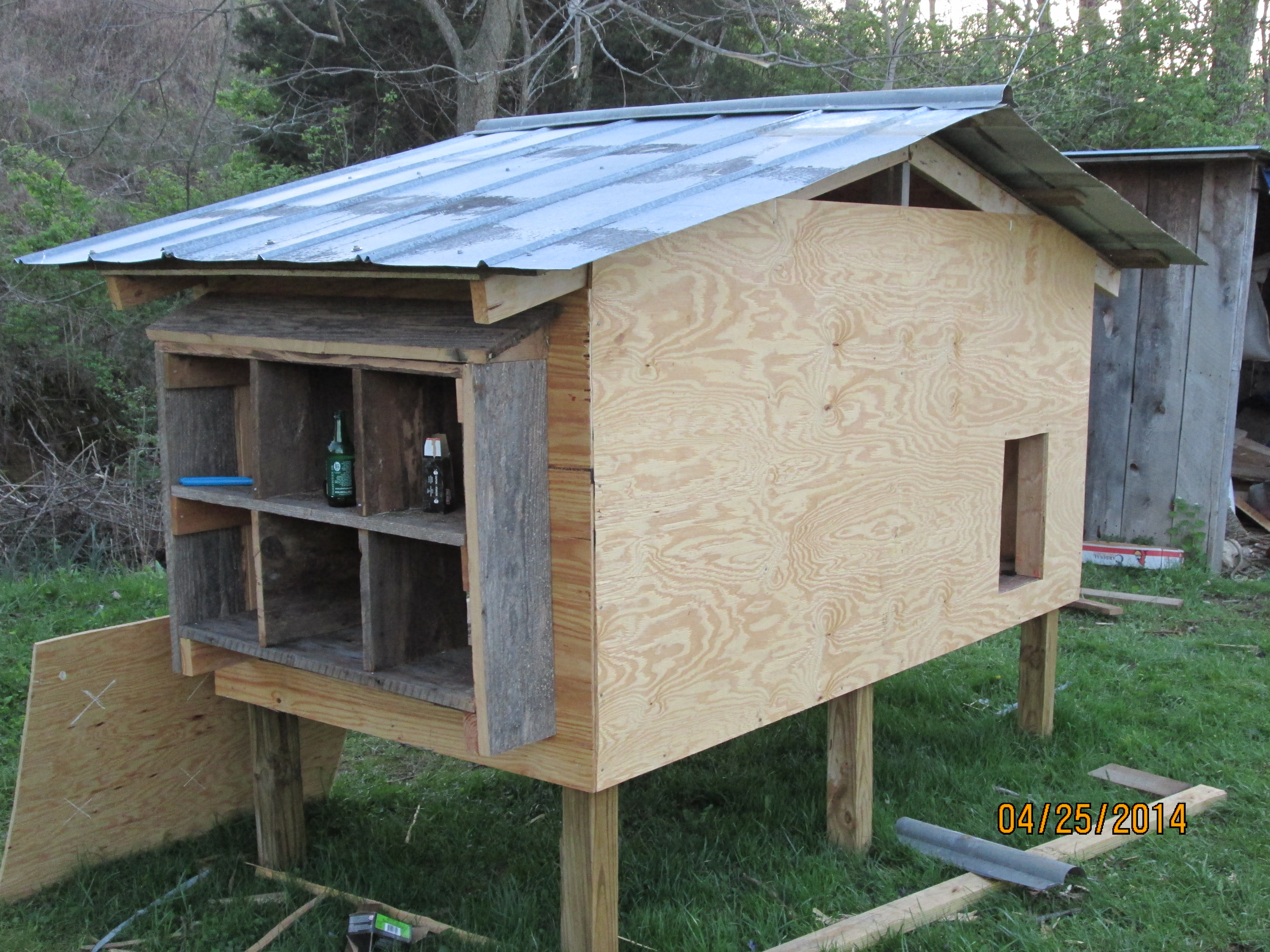 The Wyandottes Coop in construction egg box side