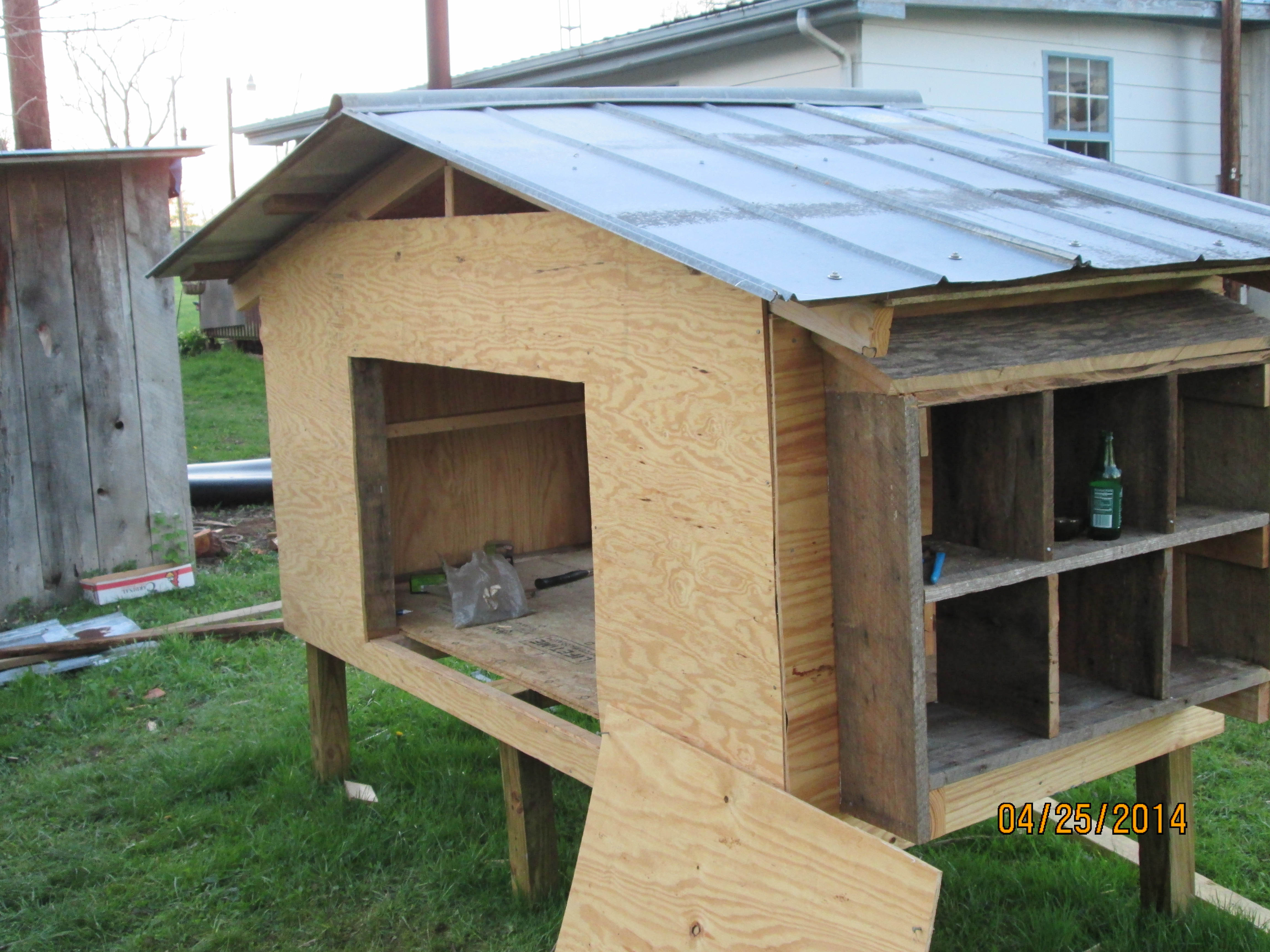 The Wyandottes Coop in construction egg box side