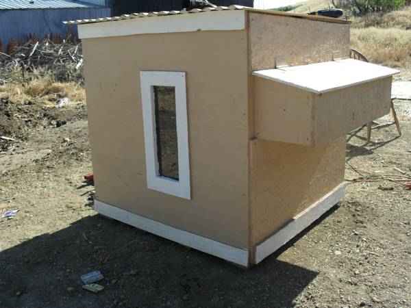 This is going to be the new Bantam coop for the Japanese Buff tail and my new "LIL Silkies"