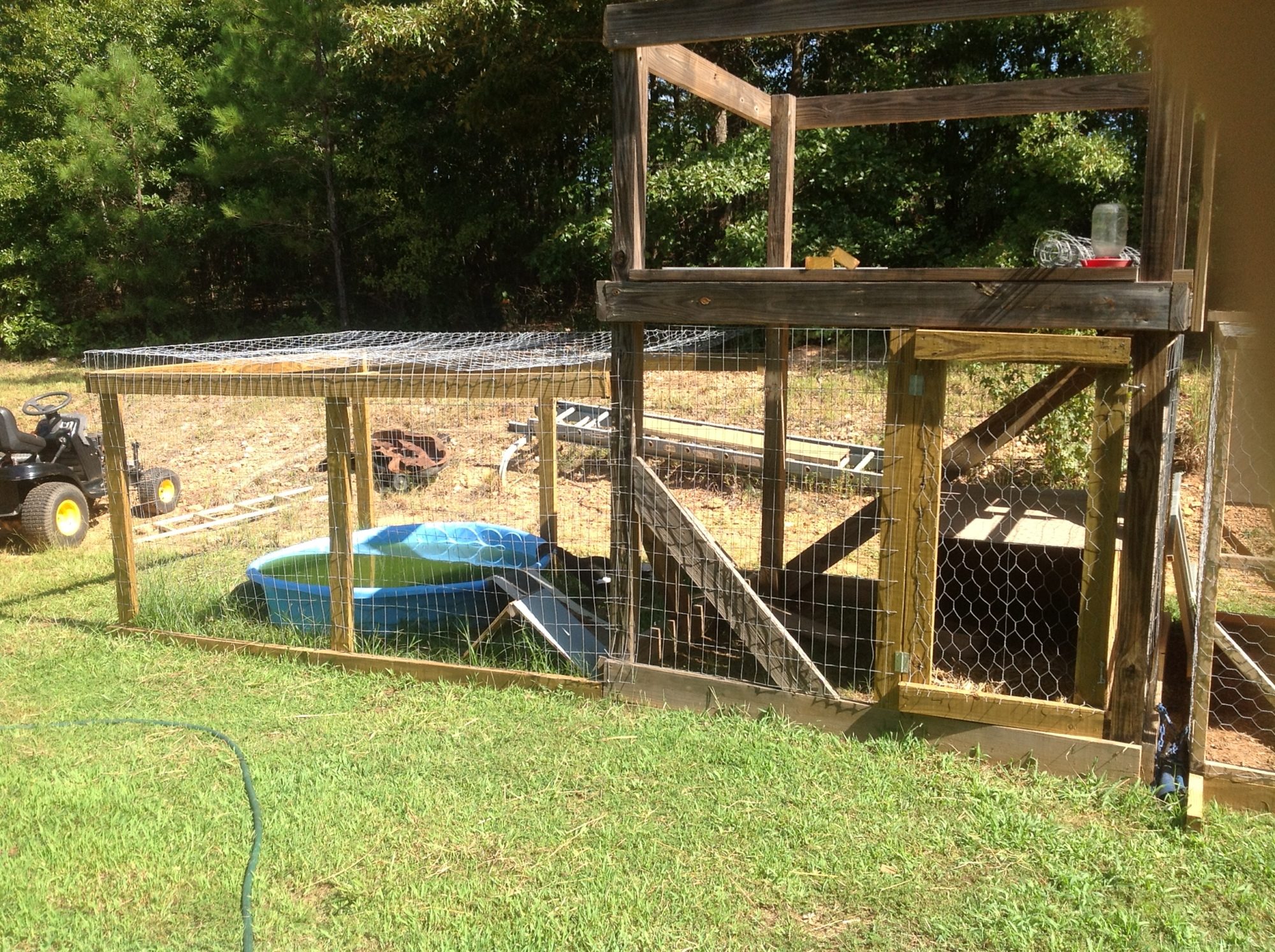 This is my duck cage set up, sorry about the pool, i cleaned it out after I took this pic.