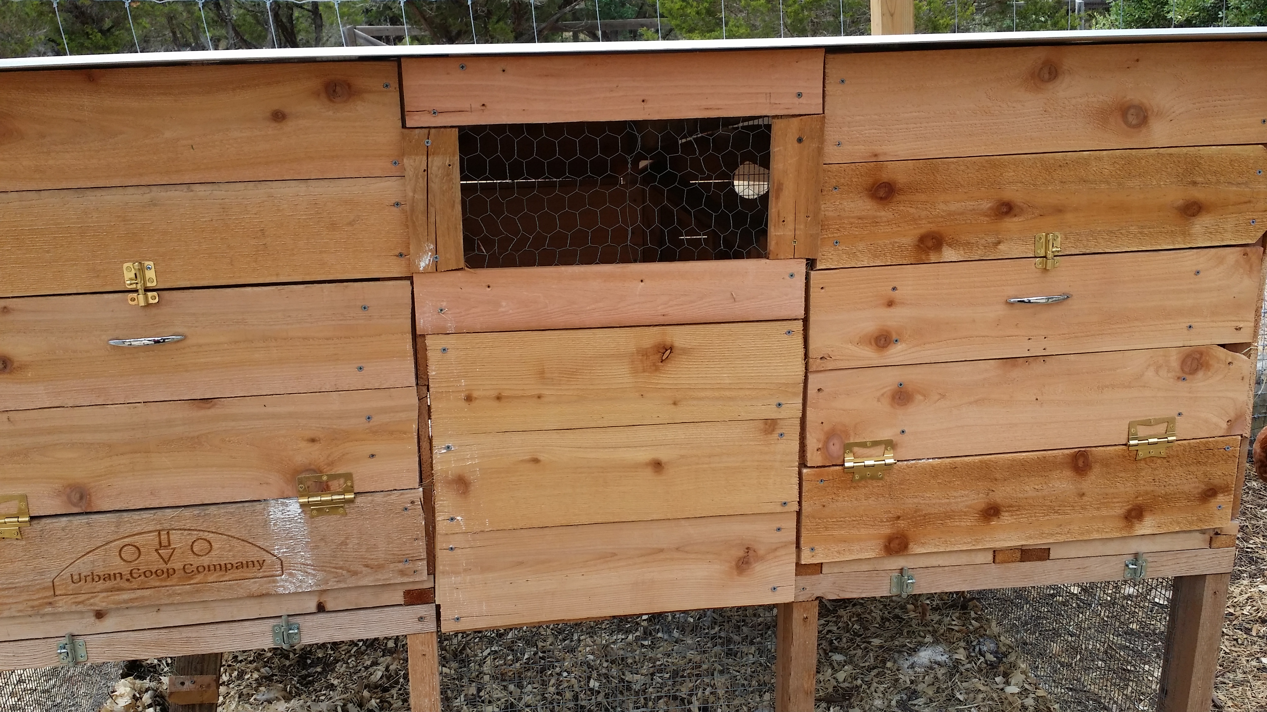 This is the front. 2 nest boxes can be seen here.