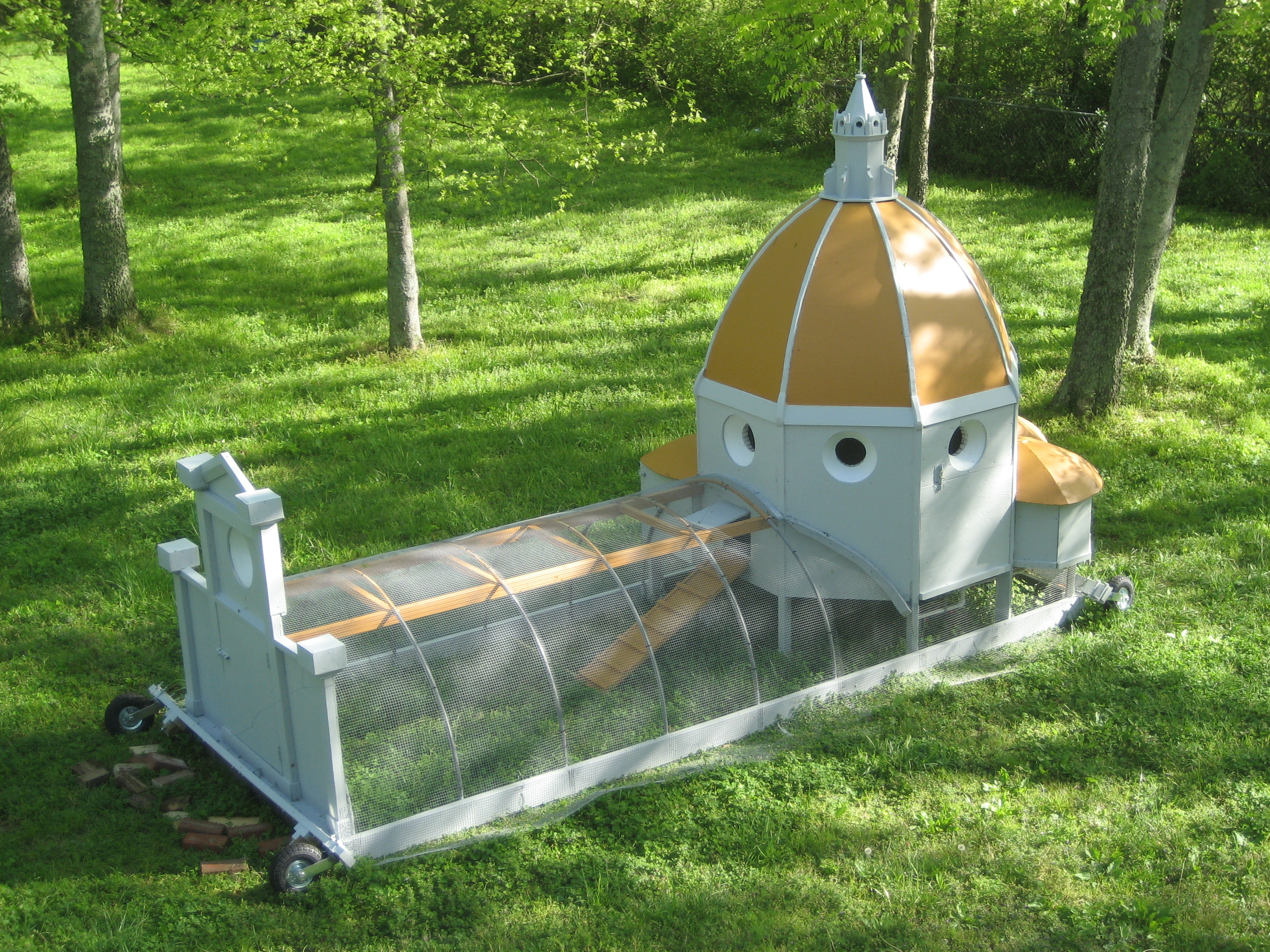 This is the front view of my chicken tractor. I have a lot more photos and detail on 
greatestchickentractor.com