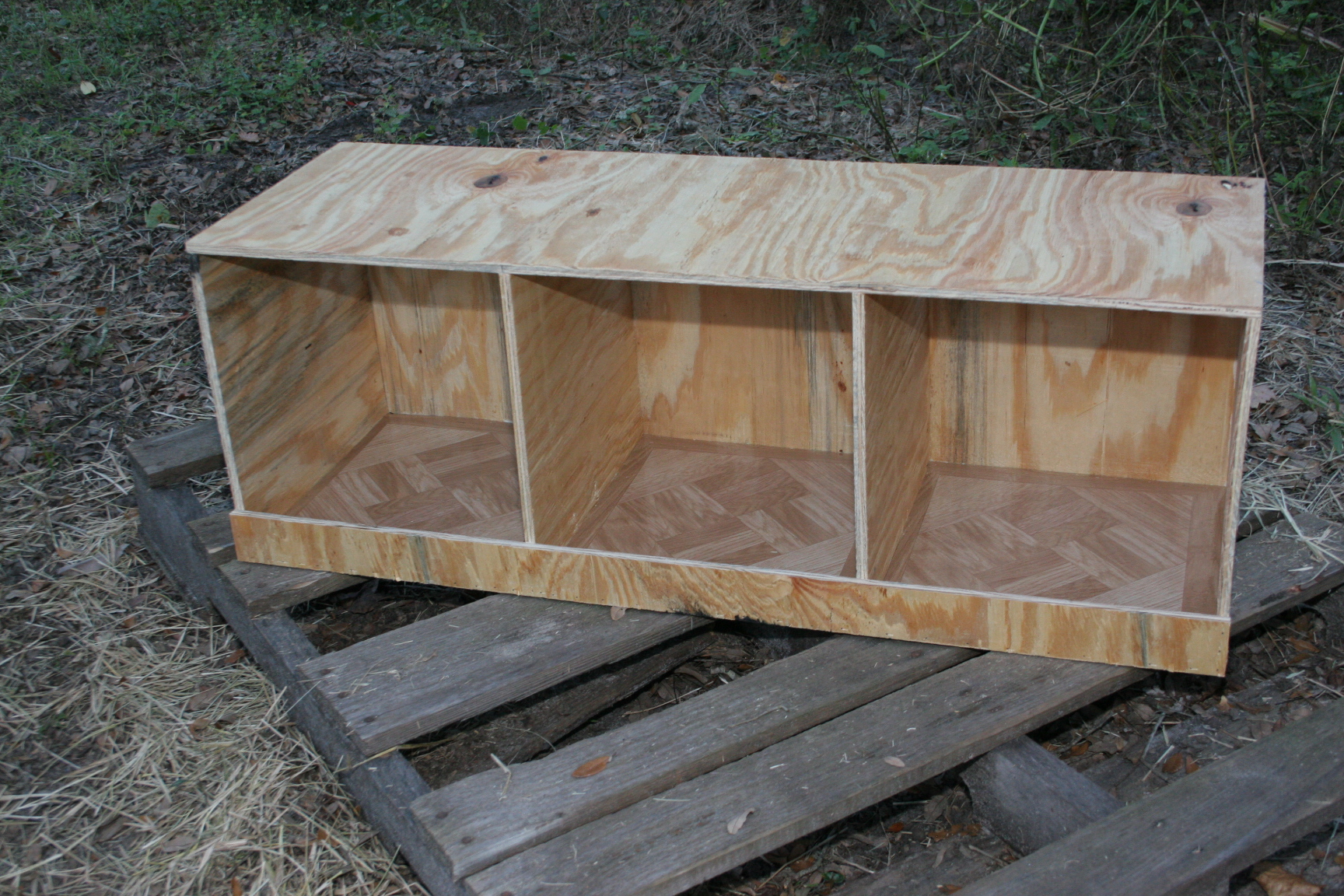 Triple Nest Box
