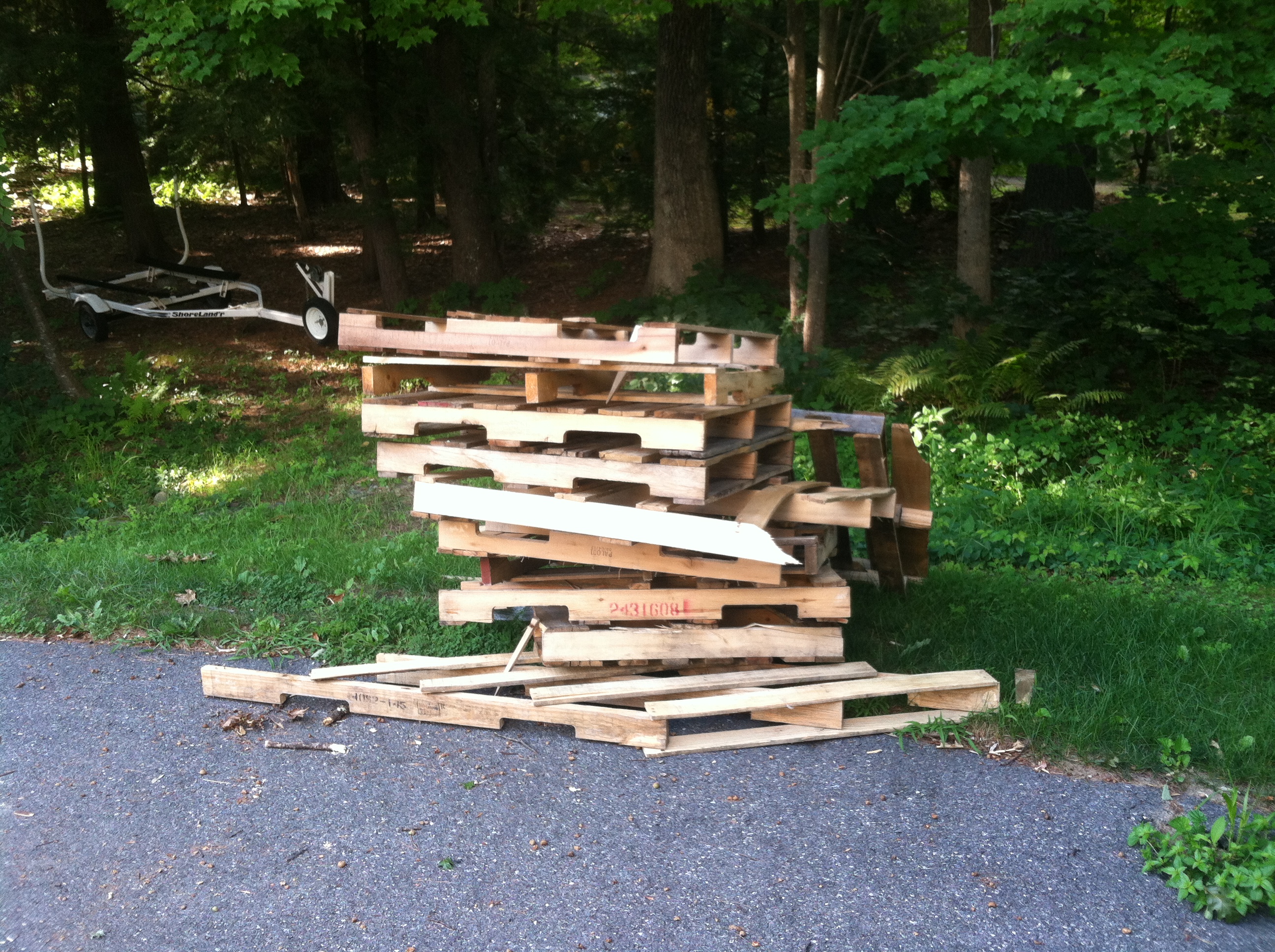 Used about 20 pallets to get the floor and the sides, takes a lot of them to get very little usable lumber.
