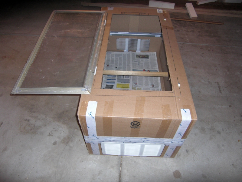 Wardrobe moving box brooder