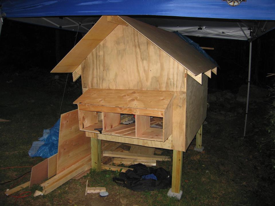 we have a roof! 8-27 The door side of the coop has vents at the top where the roof/walls and rafters meet. There's also a vent on the run door side ( including the door itself that will stay open.