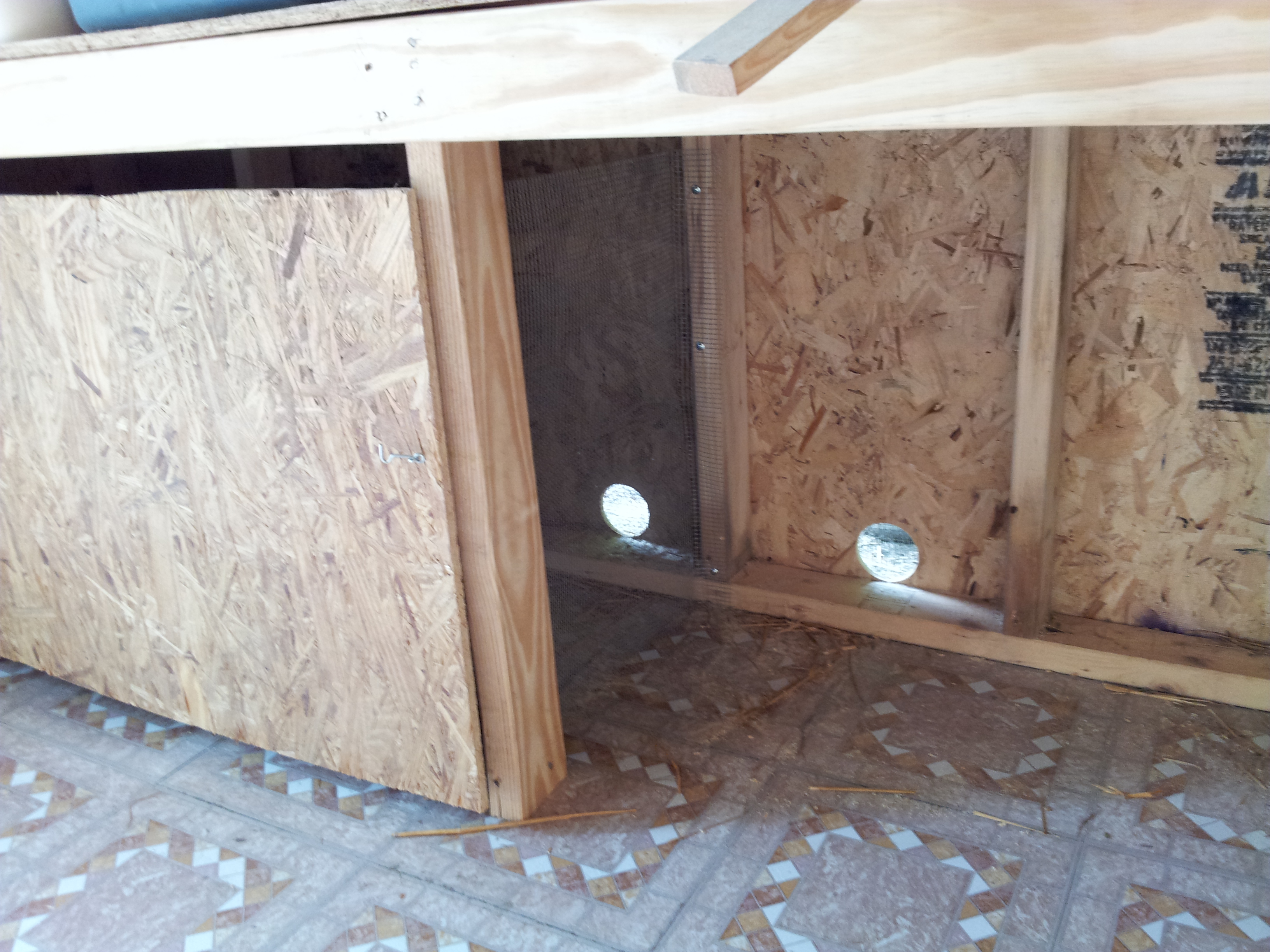 Wire cloth divider