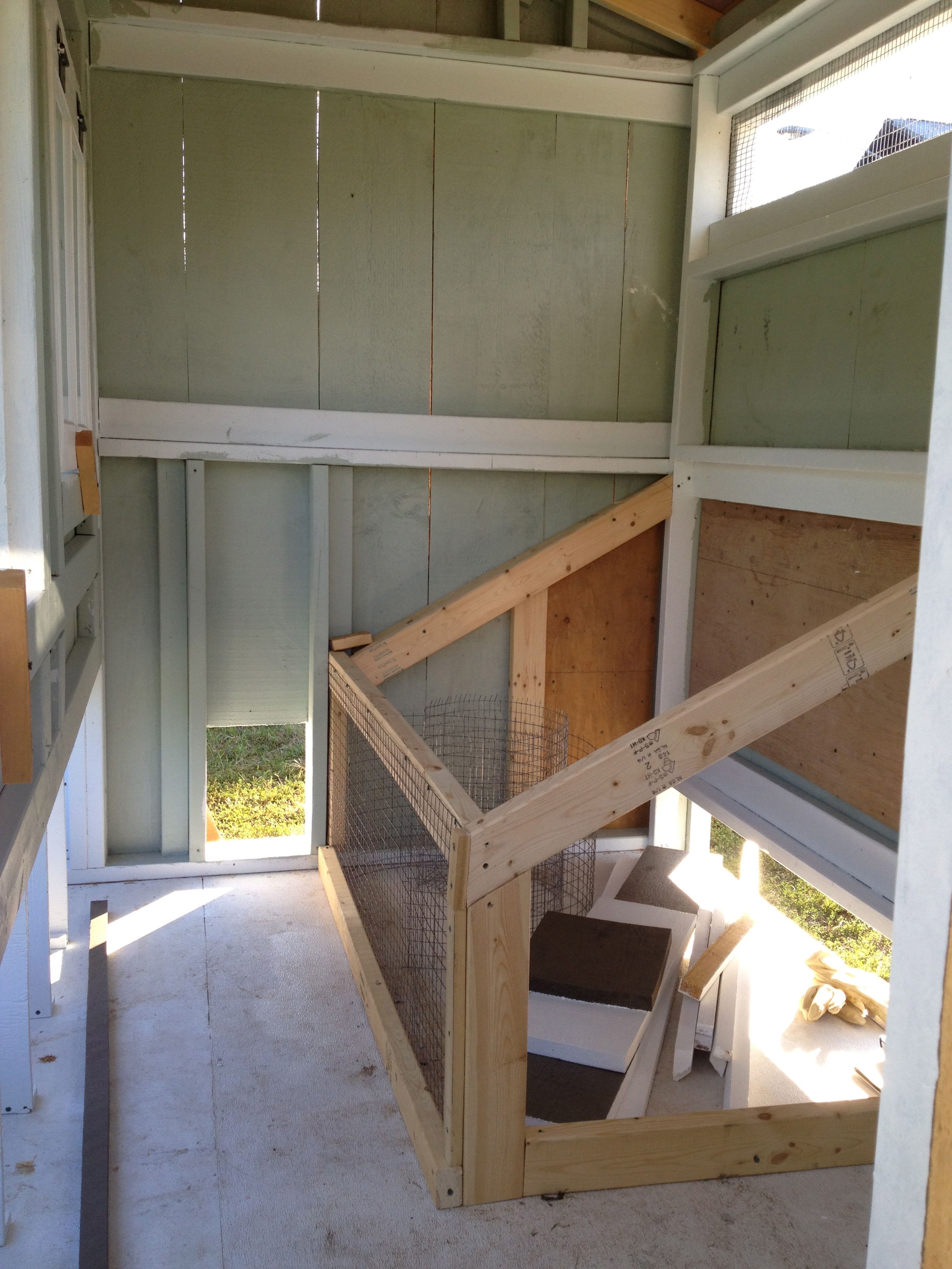 working on the roosting bar.
Was thinking about making higher but not sure what height is idea