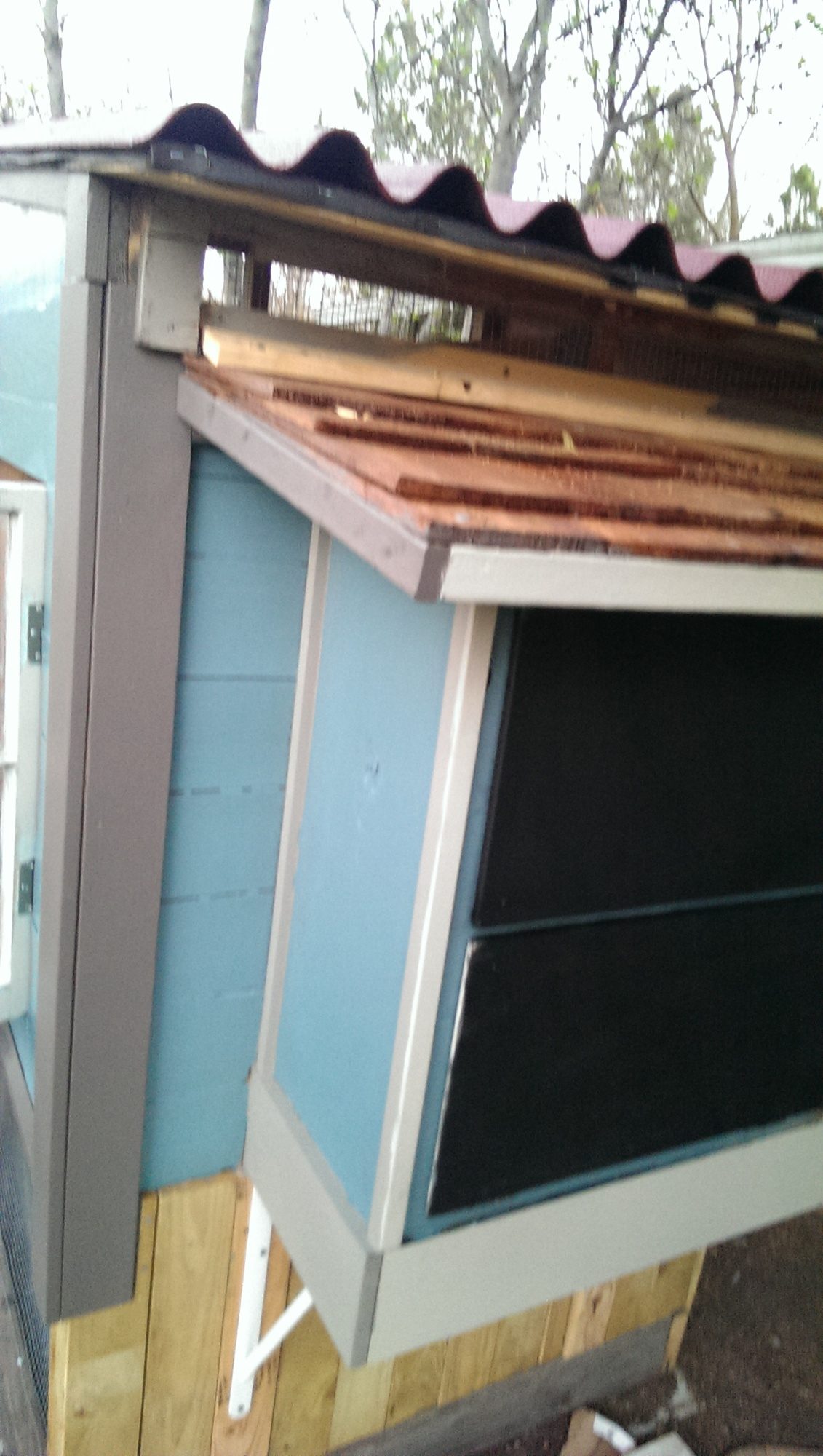 You can see the venting up top, it is covered with hardware cloth.