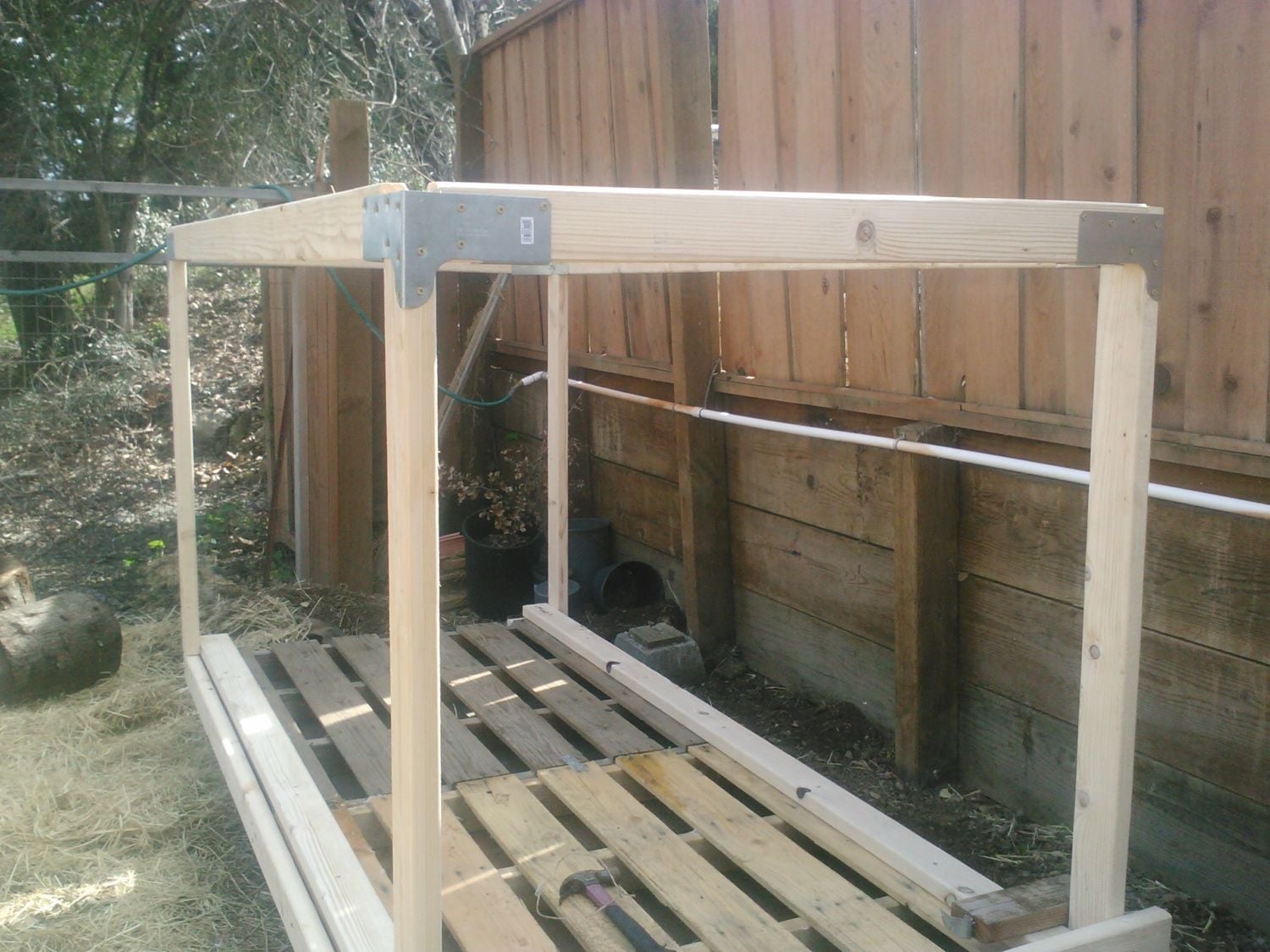 Забор для гусей своими руками из подручных