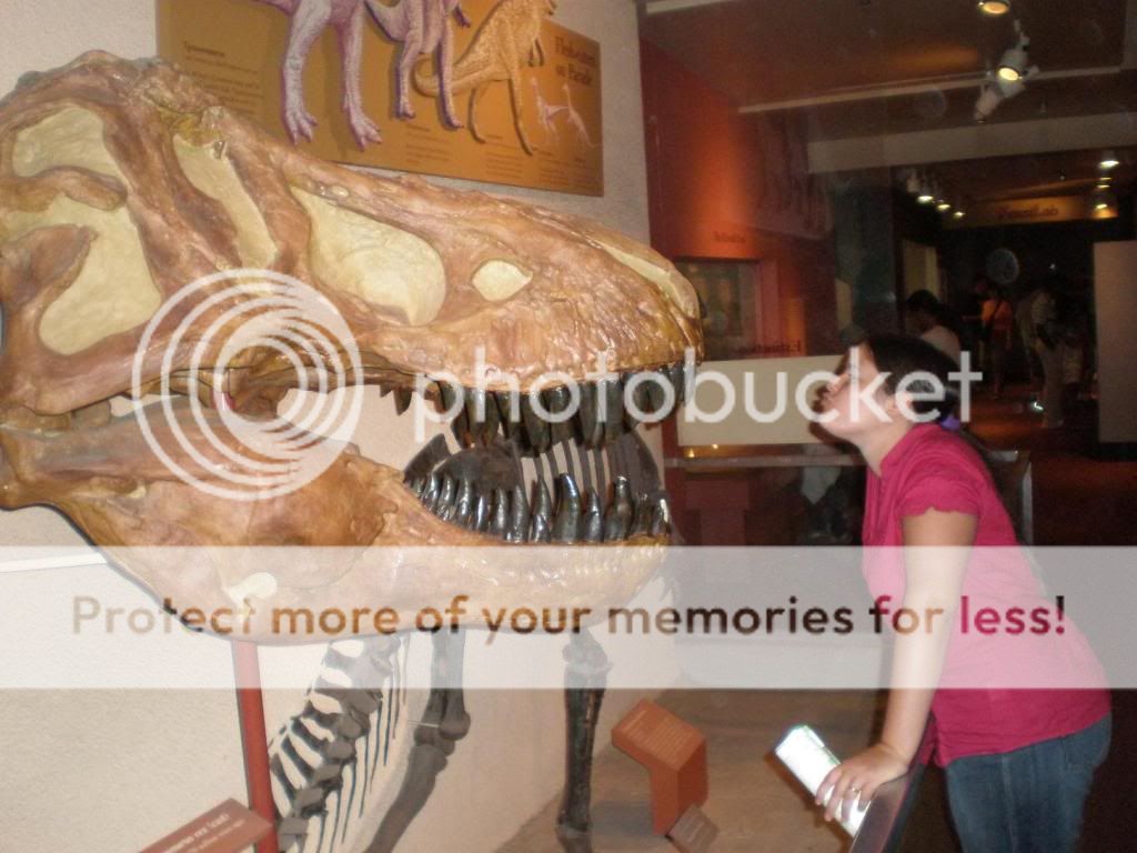 kissingt-rex-1.jpg