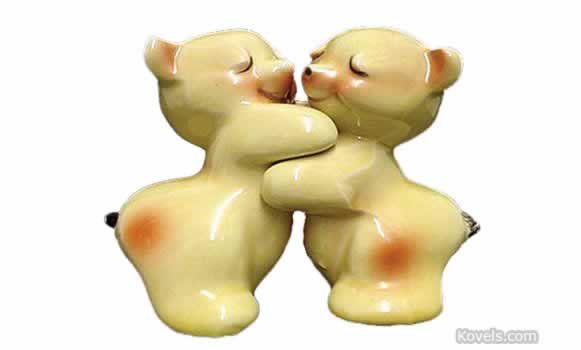 salt-and-pepper-bear-hugger-rl20062.jpg