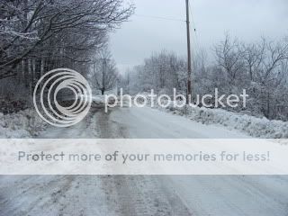 SnowbankstochurchJan2009.jpg