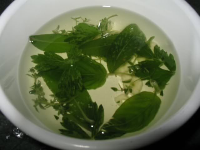 HerbedOliveOil001.jpg