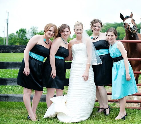 wedding-photo-horse-photobomb-picture-1291328618k.jpg