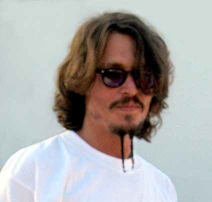 Johnny_depp_blurry_CC-BY-cropped.jpg