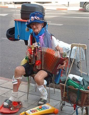 funny-old-people-busker1.jpg