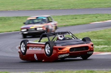 check-out-the-weird-upside-down-race-car-in-a-L-rqv1K0.jpeg