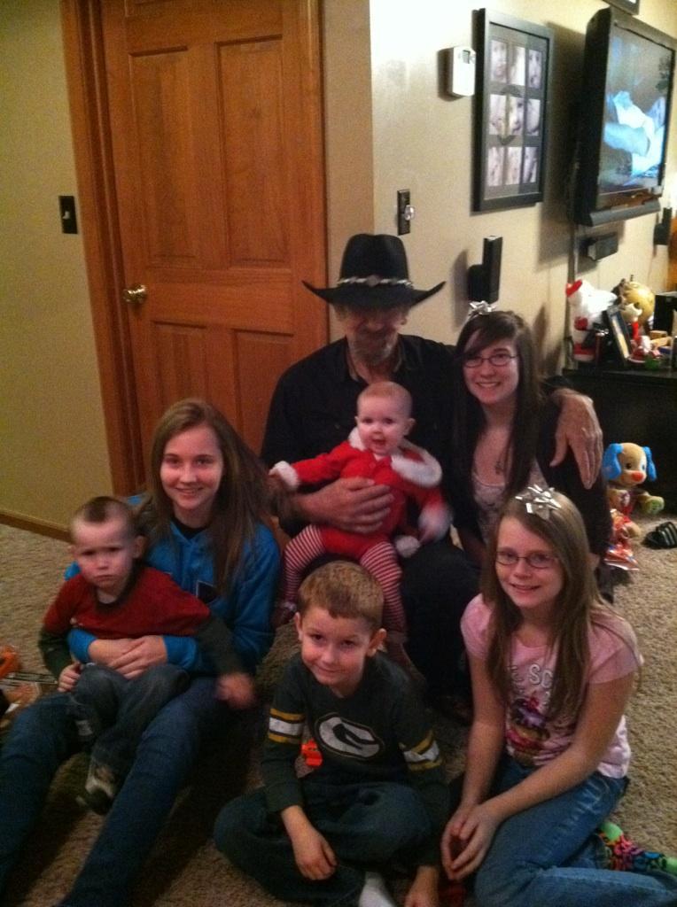 200x200px-ZC-6e420233_14880_grandkids.jpeg