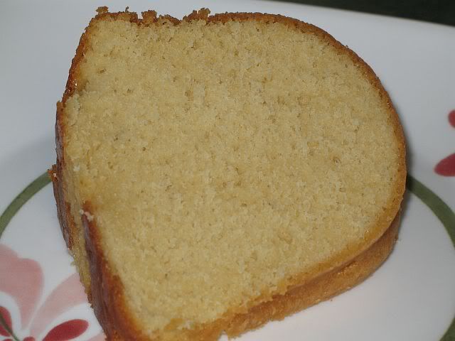 JudiesBigPoundCake002.jpg