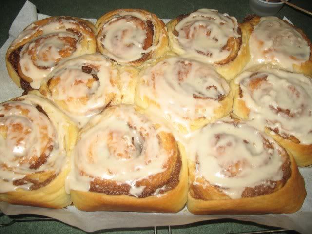 Cinnamonrolls001.jpg