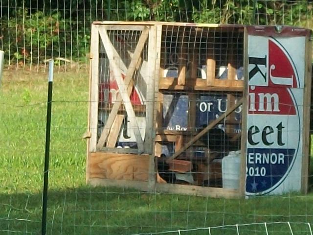 900x900px-LL-edd167c5_47716_lawnmower_crate_coop_2.jpeg