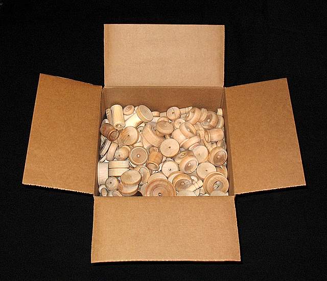 20%20LBS%20Bird%20Toy%20Box%20(BIRDBOX).JPG
