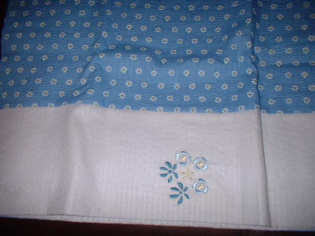 200x200px-ZC-d187fe12_37126_pillow_cases_018.jpeg