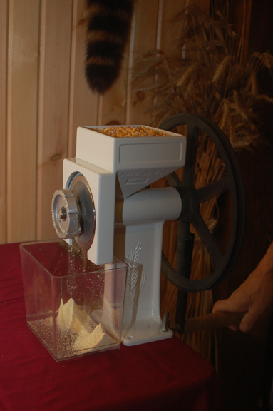cornmealyeastbread02.jpg